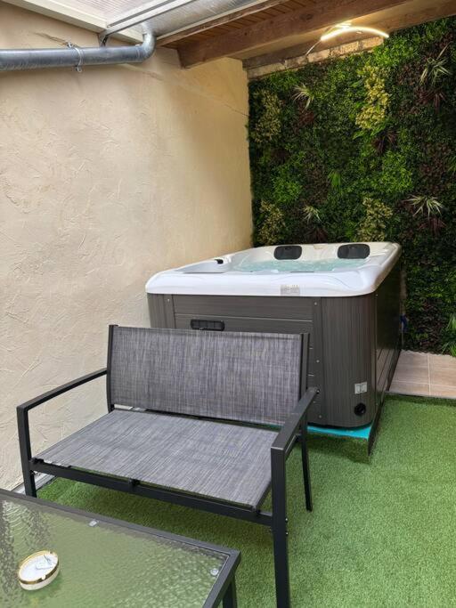 Luxury Room - Havre De Paix Avec Jacuzzi Prive Bar-le-Duc Eksteriør bilde