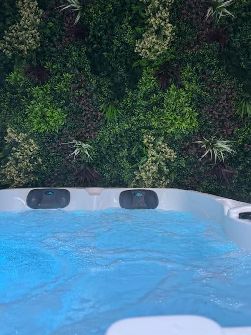 Luxury Room - Havre De Paix Avec Jacuzzi Prive Bar-le-Duc Eksteriør bilde